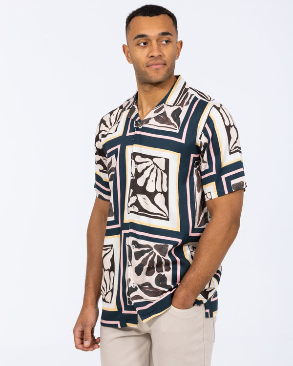2t Musa Tall Short Sleeve Printed Revere Shirt (white pattern)