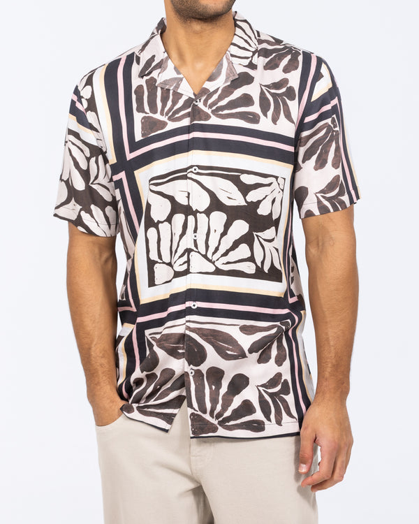 2t Musa Tall Short Sleeve Printed Revere Shirt (white pattern)