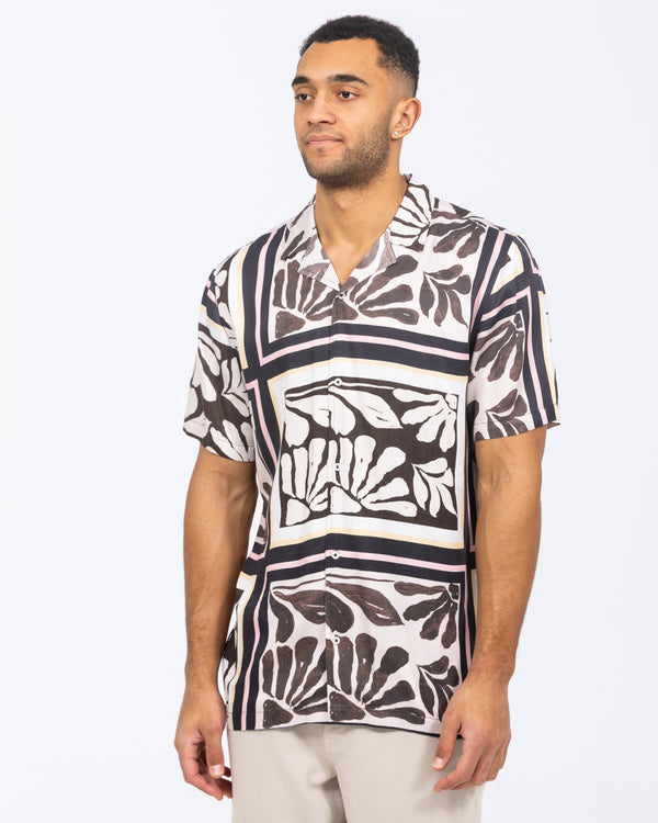 2t Musa Tall Short Sleeve Printed Revere Shirt (white pattern)